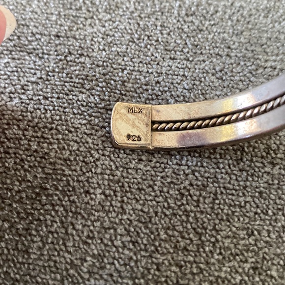 University of Georgia bracelet - Picture 3 of 3